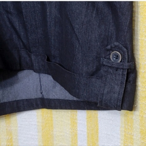 Cato Women's Blue Drew Fit Cuffed Stretch Pleated Denim Shorts size 28W - Picture 8 of 8